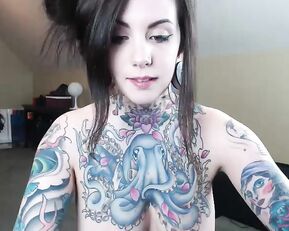 Harliequinnx sweet tattoo girl webcam show