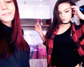 Hottminx beautiful teen brunette webcam show
