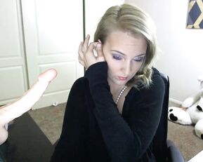 Cookiesnach sexy mature blonde vibrating pussy webcam show