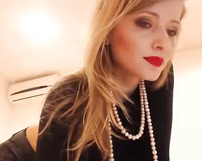 Sophiesticated very sexy milf show big natural tits in bed webcam show