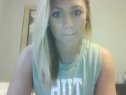 Sweeterthankiwi is soaking wet in webcam online show