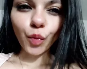 Burbuja22057 young girl show her tits webcam show