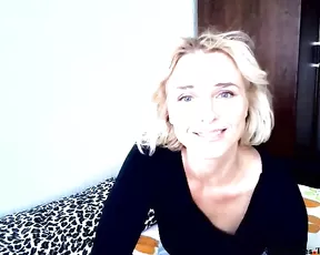 Experienced looking blonde babe getting fucked hard