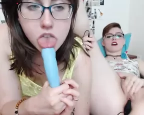 Live webcam show with a hot babe