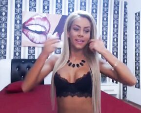 SweetTaniyaa sex bomb milf blonde fingering webcam show