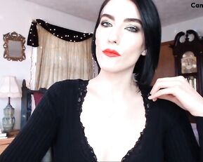 LivRoyale dirty milf brunette show face in webcam show