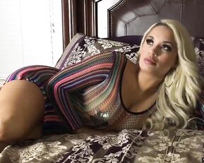 Tasty beauty milf blonde teasing in bed webcam show