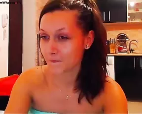 Vanesamiaa slim sexy brunette teasing nude body webcam show