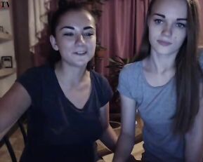 mashadasha123 sexy slim teen lesbians kissing webcam show