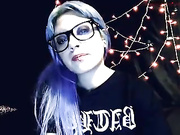 bl00djunkie 04.04.2015 Goth Girl With Huge Dildo