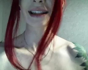 Breezinnight slim young red hair teen play with pussy webcam show