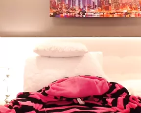 Milliemartins beauty naked busty teen webcam show
