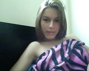 Princesslatina2014 sexy slim teen in bed free webcam show