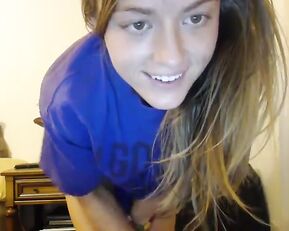 Busty_ir_housewife nice girl in shower webcam show