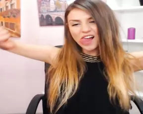 Esmeraldiya play nude