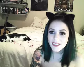 Warriorqueenn tattoo slim and sexy brunette webcam show