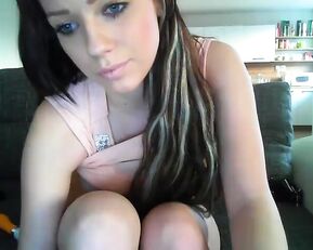 Amj_b busty nude teen finger pink pussy webcam show