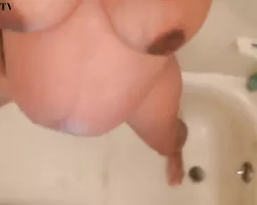 Pregnant pissing