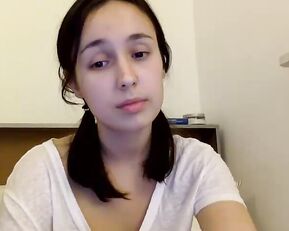 Cutepeachx nice teen brunette finger sweet pussy webcam show