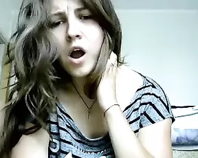 Crissheaven4u busty sexy teen show nude tits webcam show