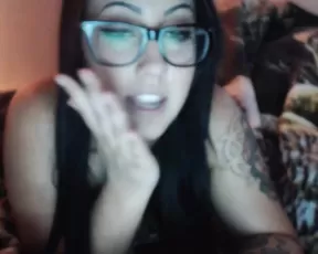 Hellcat_ fat sexy brunette in glasses webcam show
