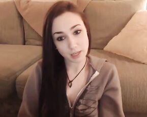 Birdylovesit sweet sexy teen in free webcam show