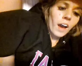 Crazy camgirl 911xo let her dog eat her pussy
