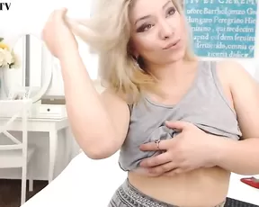 Sameera-Saraiprincess Leggings and Underboob