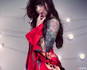 Ivy Jean - Glitter