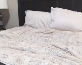 Sakarah sex bomb slim tattoo brunette teasing in bed webcam show