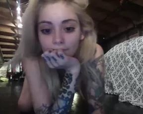 Sharkzillaa slim nude tattoo teen blonde webcam show