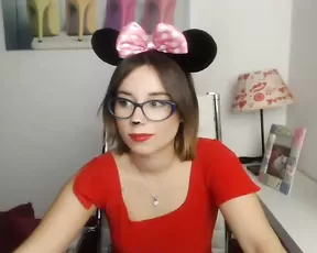 Hailee19 sweet girl play with pussy use dildo webcam show