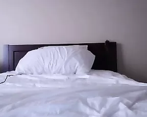 MsMaryKate hot and sexy milf in glasses vibrating clit in bed webcam show