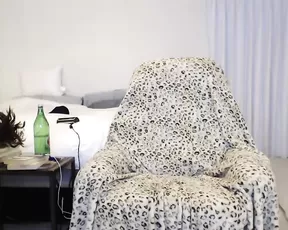 Rahyndee juicy and busty milf show tits and ass webcam show