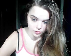 Cloepalmer juicy and sweet teen show tits and finger clit webcam show