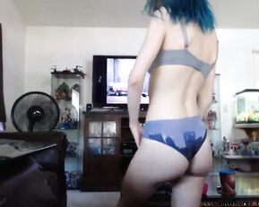 L33_Loo slim sexy teen in underwear teasing webcam show