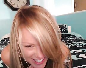 meetmadden slim sexy blonde teasing body webcam show