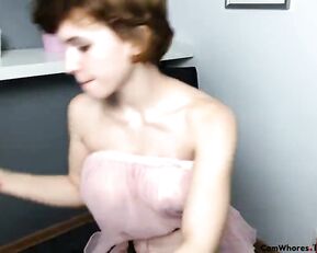 perreijons sexy slim girl play with ohmibod webcam show