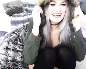 AliceMaia fingering her pussy (naughtyalicex_)