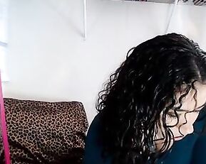NiaCruso beauty latina brunette show sweet ass webcam show