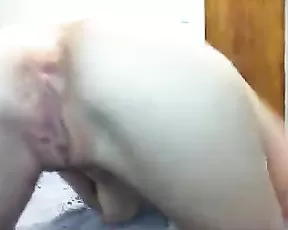 Flexibledelilah very slim naked milf brunette in bed hot fingering private show