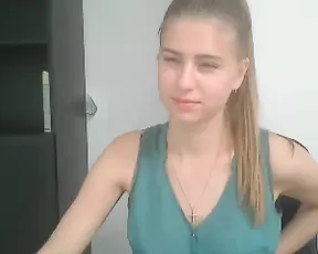 Tarijaa sexy teen blonde in free private show