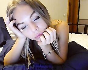 Kooki_ sex bomb naked blonde teen teasing tits and finger pussy in bed webcam show