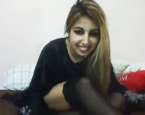 Karensexhard juicy and tasty blonde in bed free private show