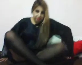 Karensexhard juicy and tasty blonde in bed free private show