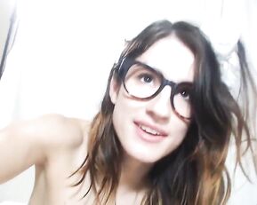 Aynmarie slim nude teen in bed with buttplug in anal webcam show
