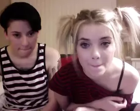 Sunniskyes fun teens in bed free webcam show