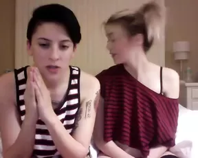 Sunniskyes fun teens in bed free webcam show