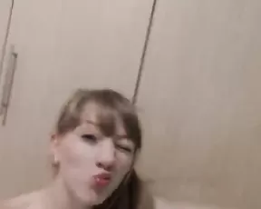 Lindalee_ little sexy teen in free webcam show