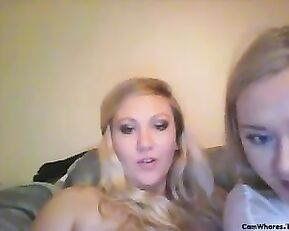 2 pregnant girls camming together